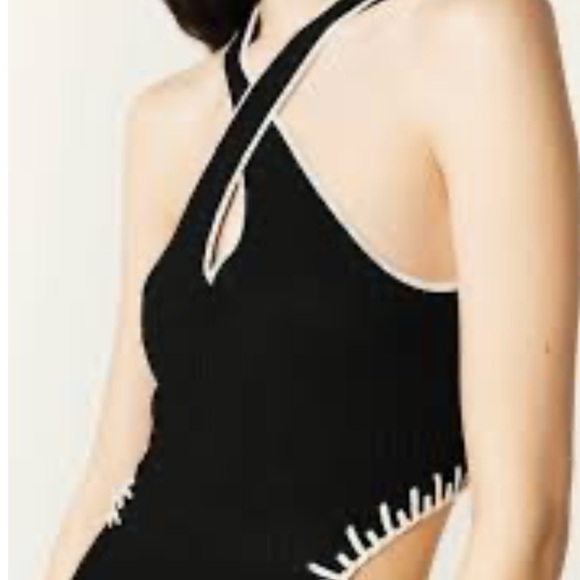 NEW Oaissa dress without tag SOLD OUT - Picture 2 of 4